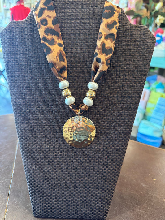 Hammered Disc Pendent Scarf Necklace