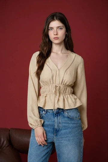 LADDER LACE TRIM V NECK LONG SLEEVE RUFFLE HEM TOP