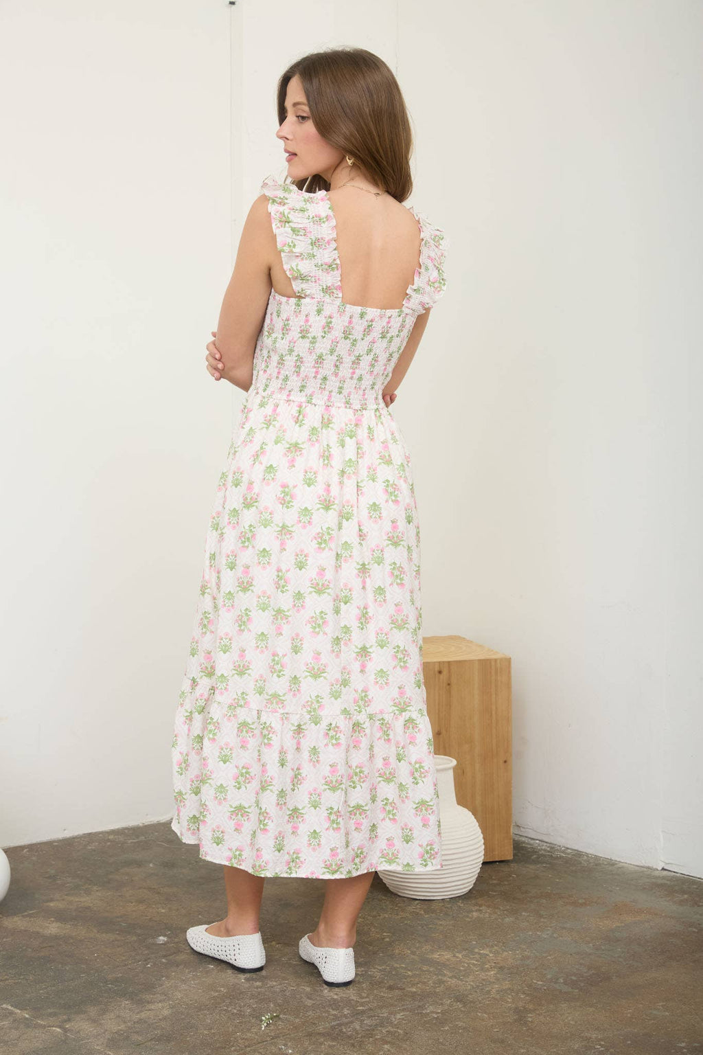 Blu Pepper - FLORAL TILE PATTERN SMOCKED SLEEVELESS MIDI DRESS