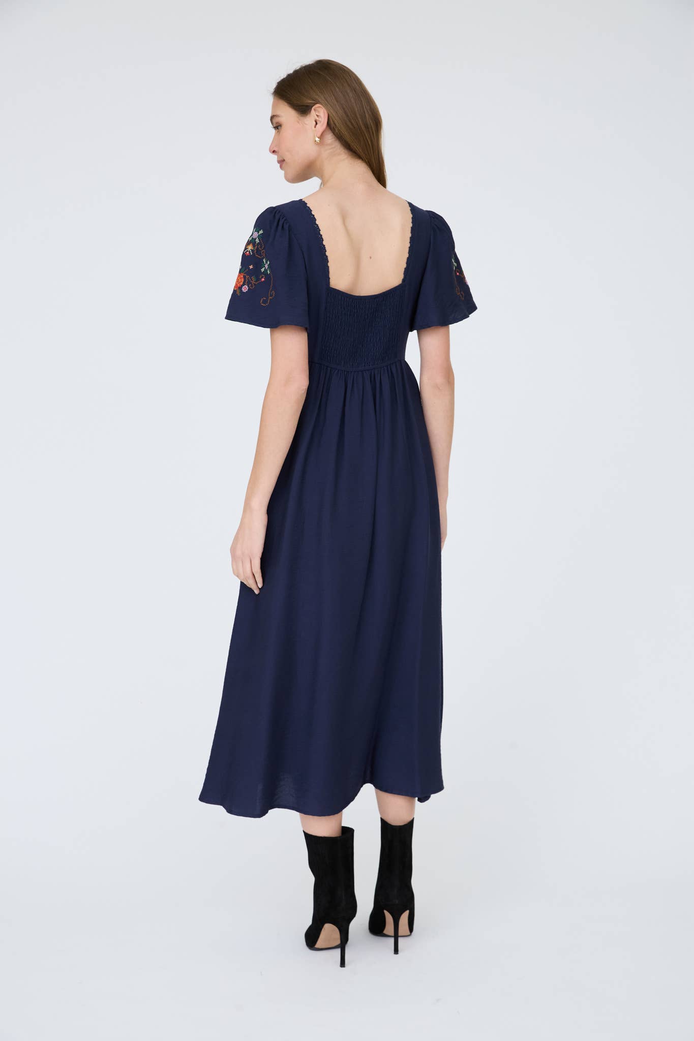 Blu Pepper - EMBROIDERY DETAIL BELL SLEEVE MIDI DRESS