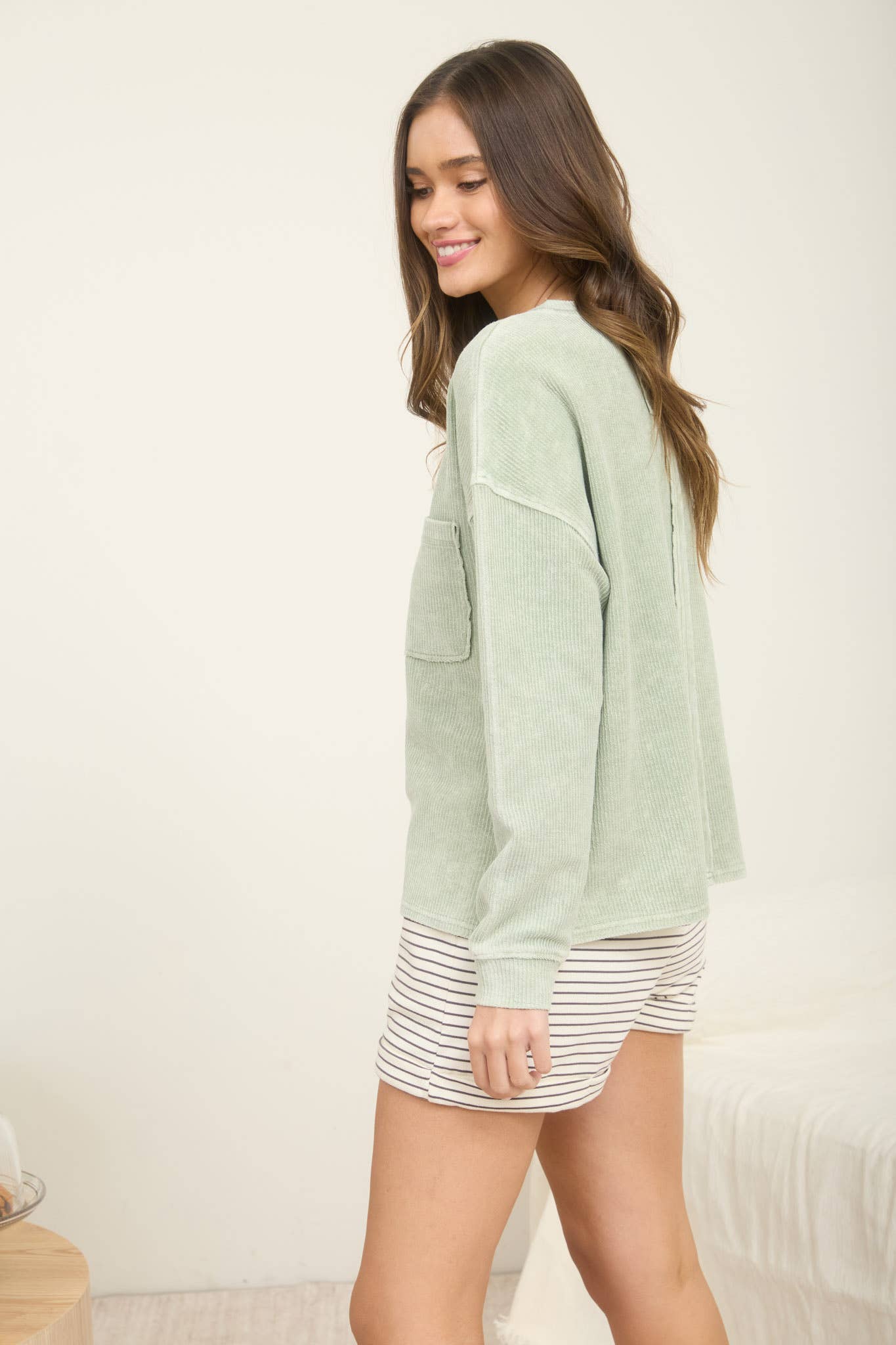J.O.A - WASHED POCKET DETAIL LONG SLEEVE RIB KNIT TOP