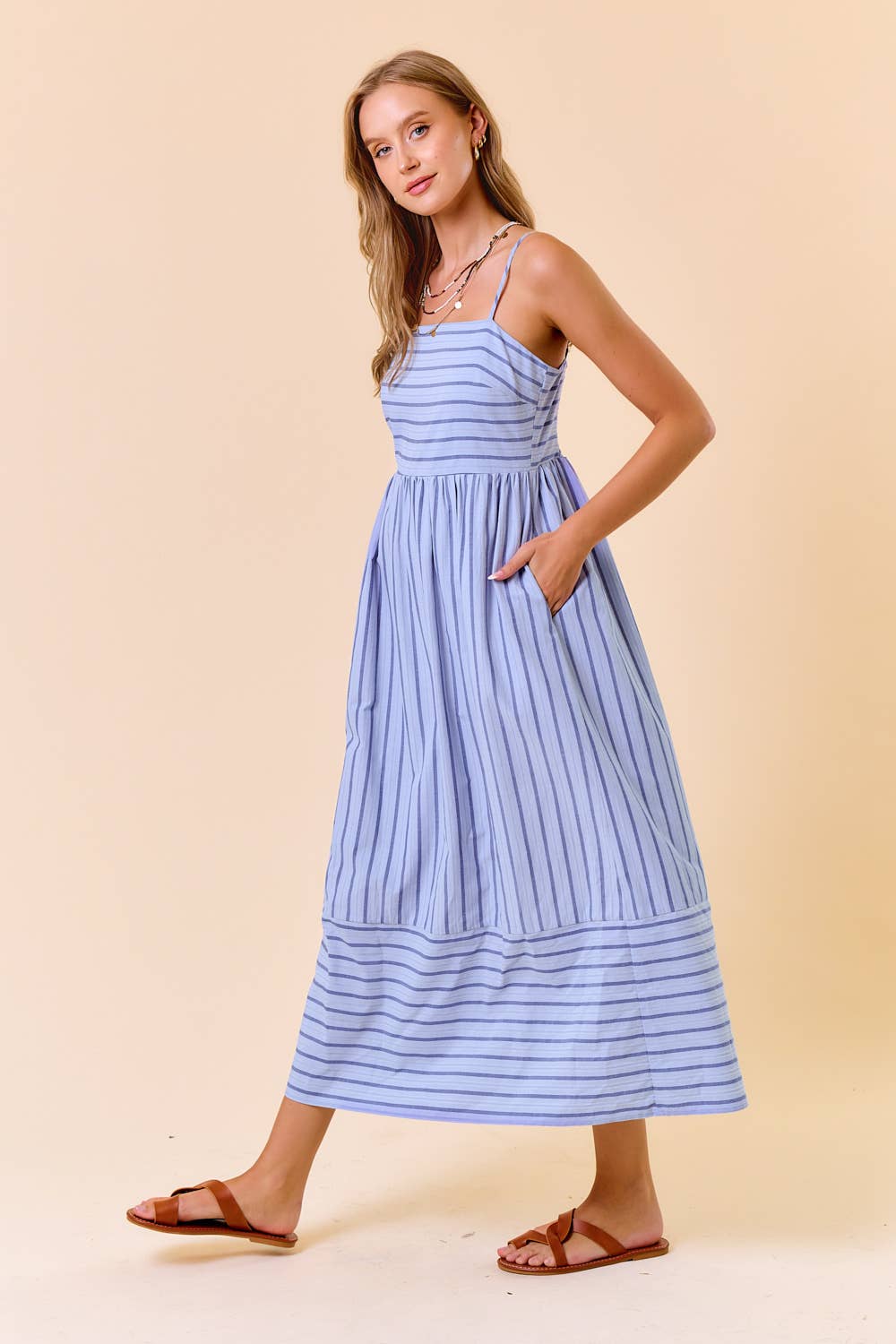 MAXI DRESS W/ SIDE POCKET