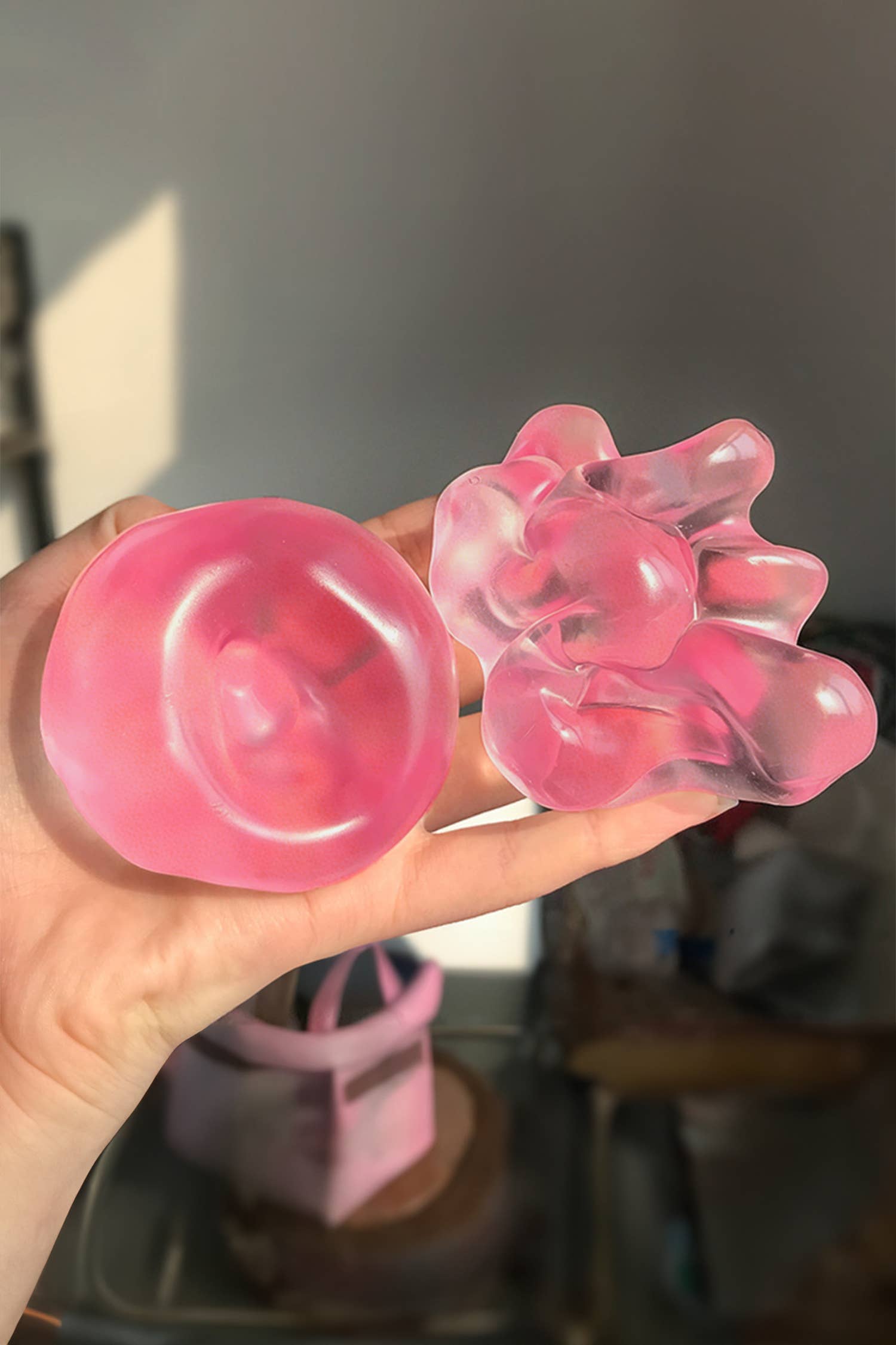 LA Society - LAS Glitter Shell Stress Relief Squish Ball Toy
