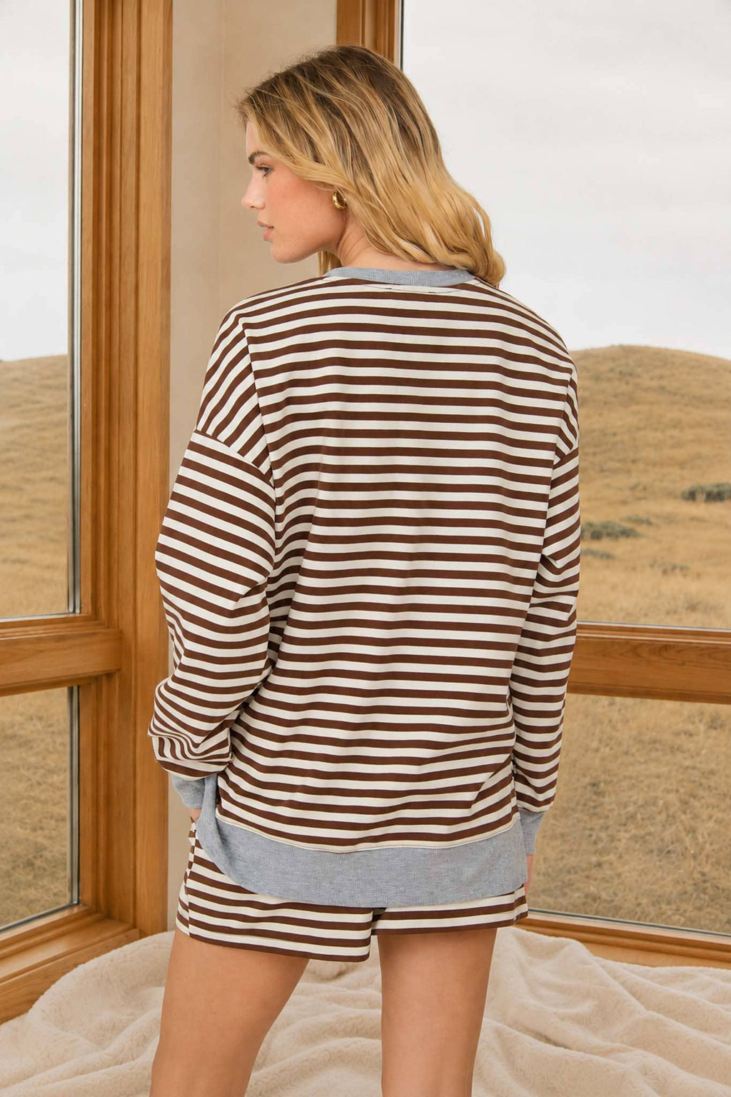 J.O.A - STRIPED BOXY LONG SLEEVE CONTRAST KNIT TOP