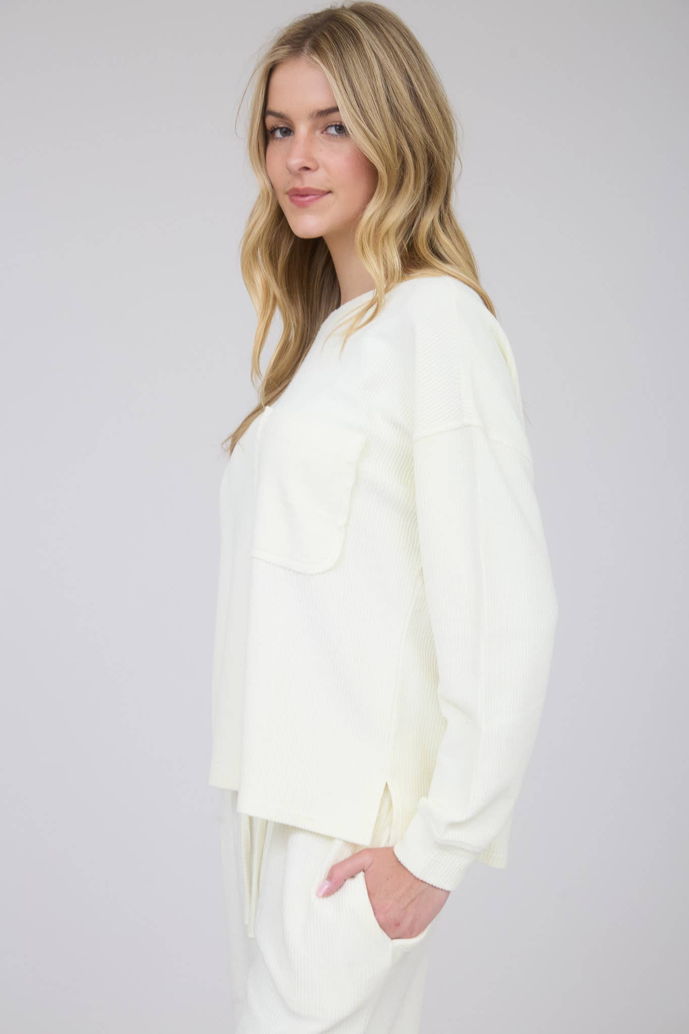 J.O.A - WASHED POCKET DETAIL LONG SLEEVE RIB KNIT TOP