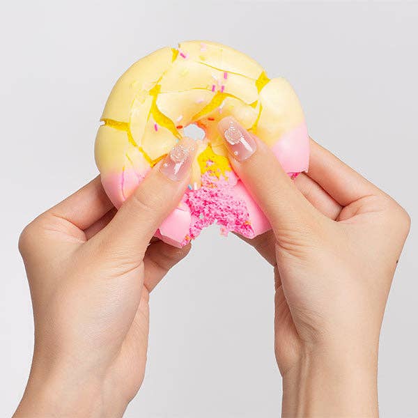 Showcase - Wax Squishies® Donut Wax Crackle Fidget Clay Toy (1pc)