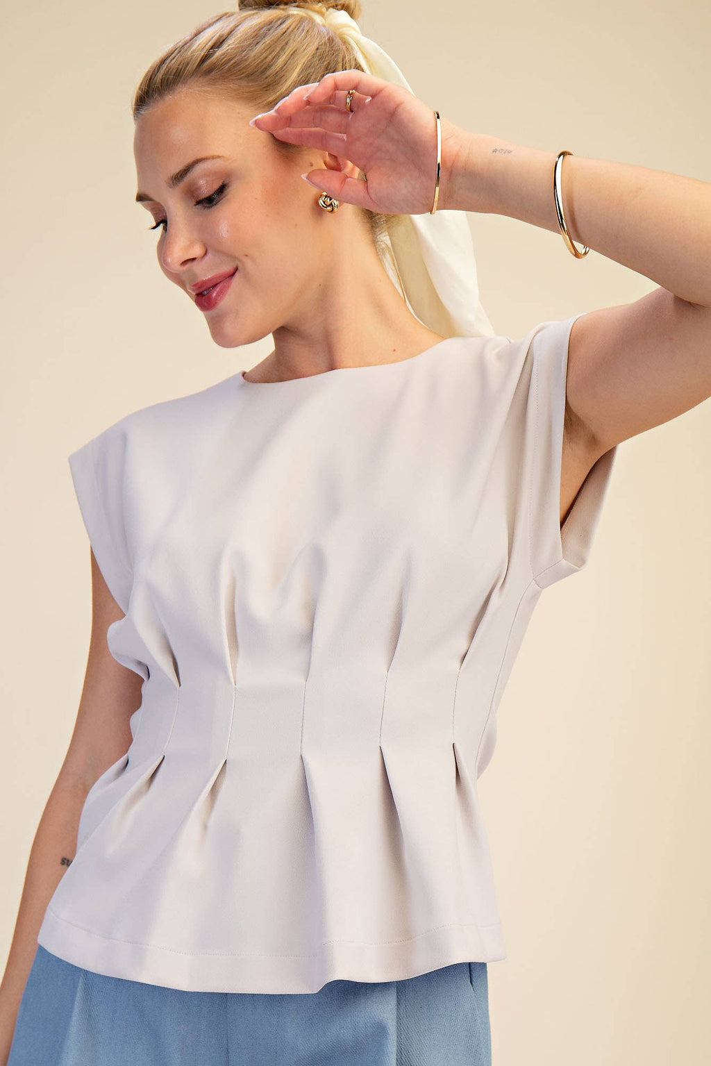 Round Neck Waist Pleated Top