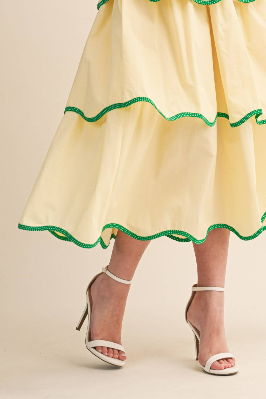 CONTRAST BINDING TIERED MIDI DRESS