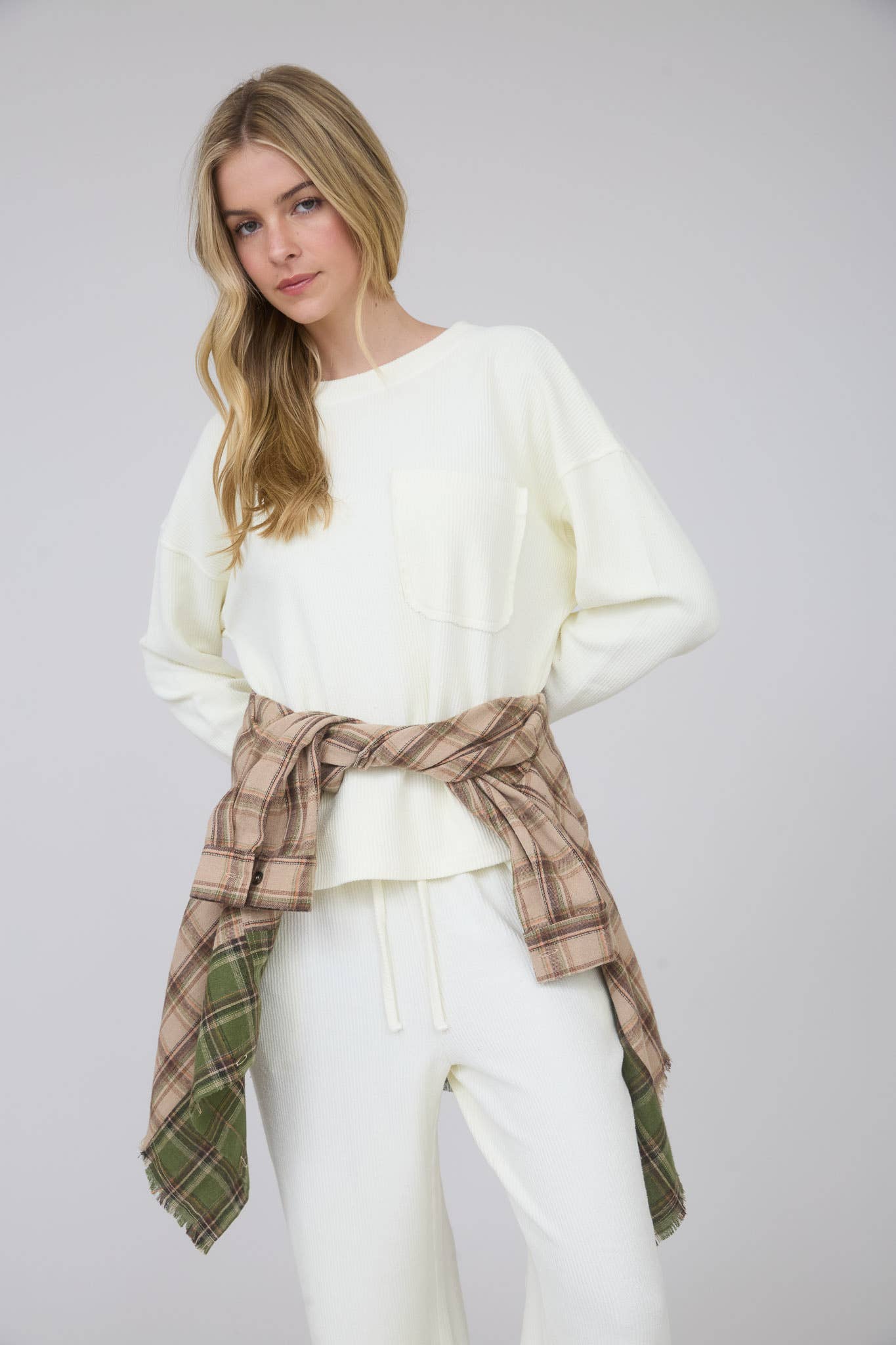 J.O.A - WASHED POCKET DETAIL LONG SLEEVE RIB KNIT TOP