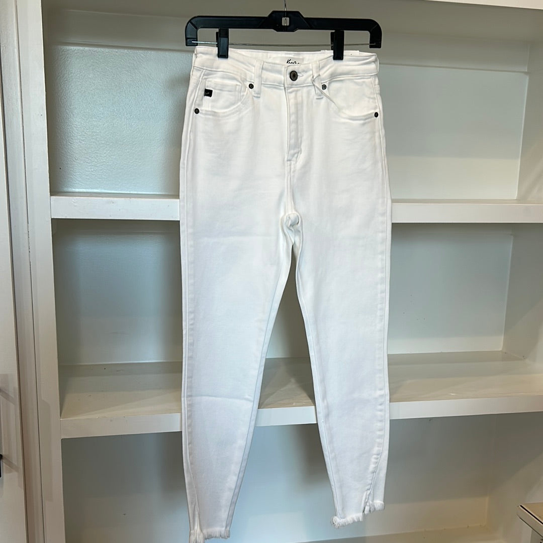 White skinny jeans.